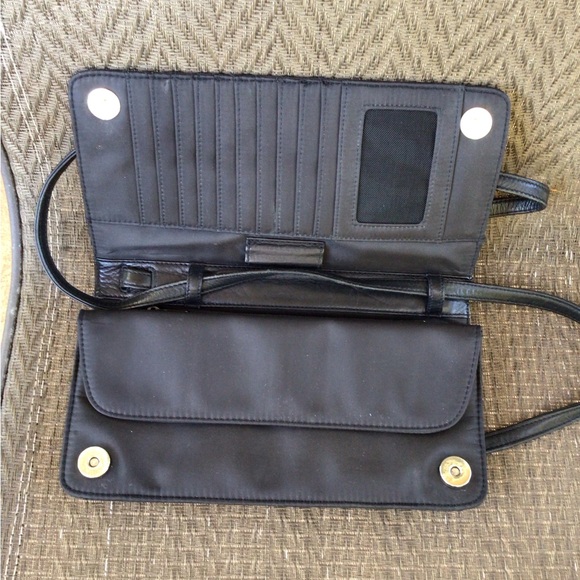 Hobo Black Leather Convertible Clutch Crossbody Bag - Picture 8 of 11